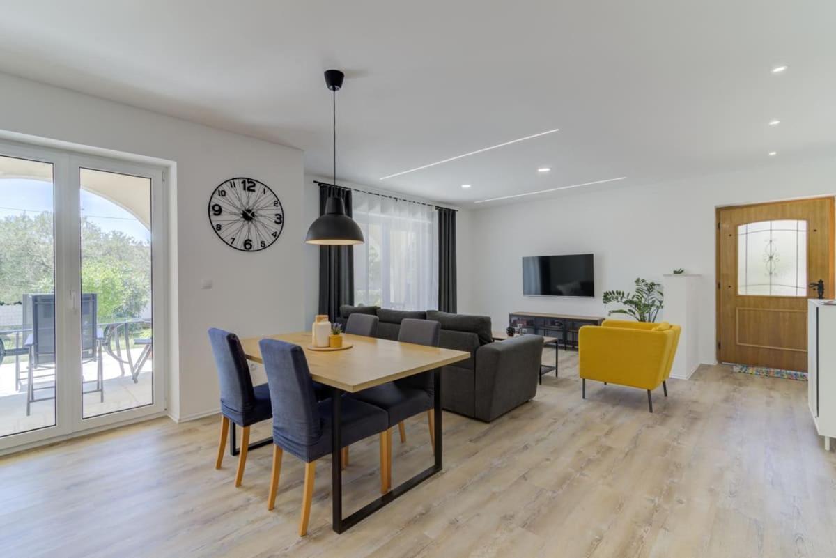 Nv Sun 23 By Aneo Travel Appartement Novi Vinodolski Buitenkant foto